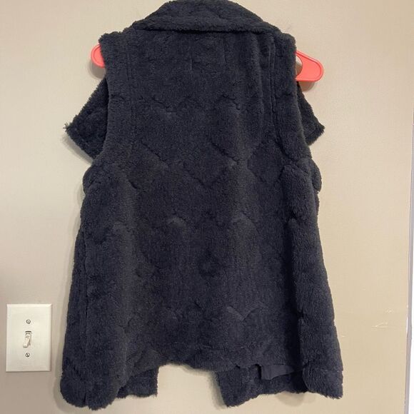 dylan Women’s Faux Fur Dark Brown Button Vest Medium - Picture 11 of 12